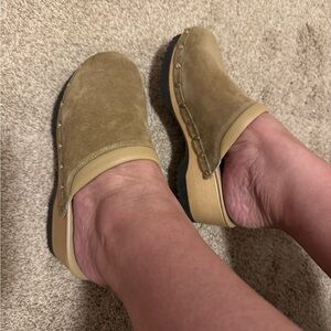 M. Gemi Women's Suede Mule in Tan